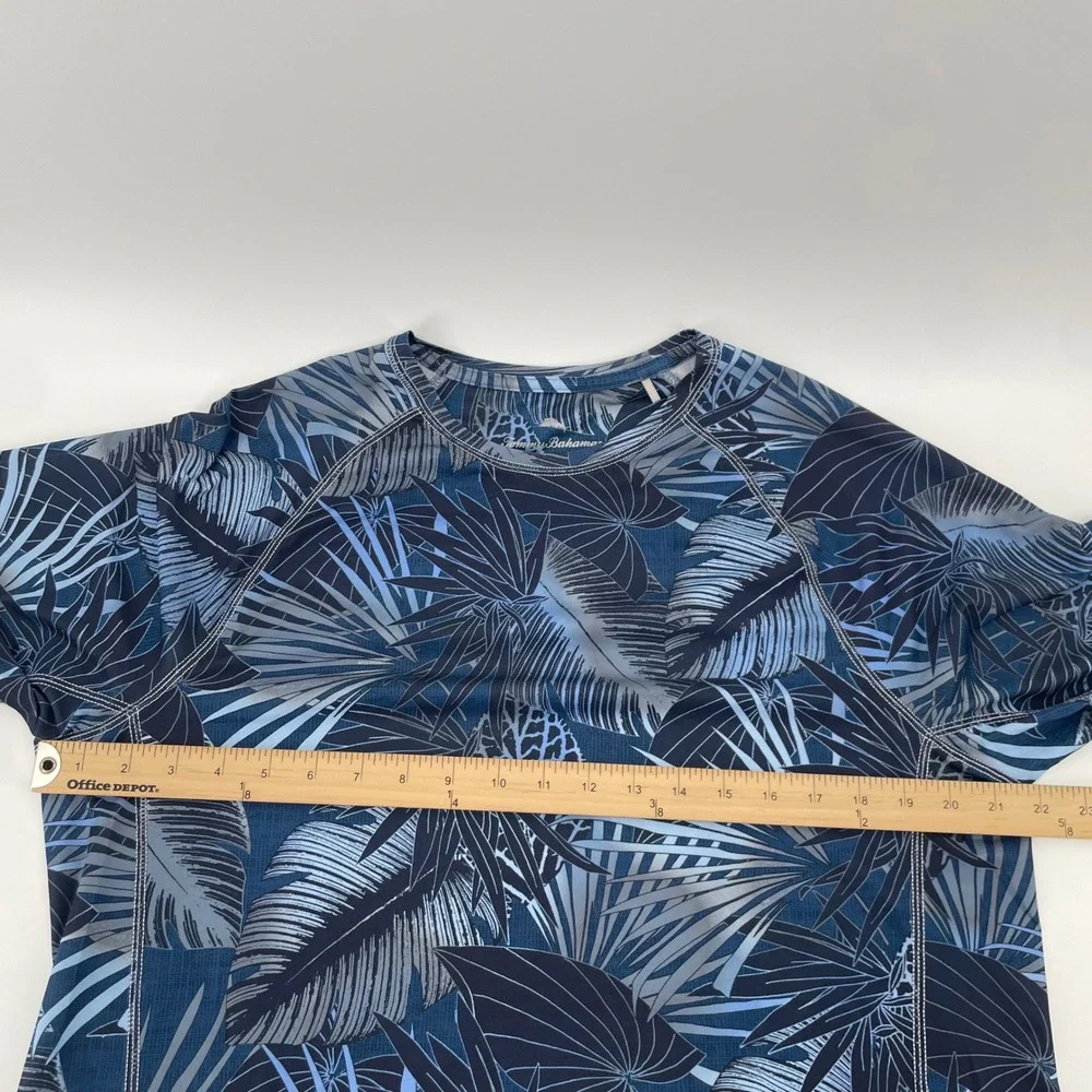 Tommy Bahama IslandActive Rash Guard Mens M‎ Blue Tropical Leaf Print Swim Top